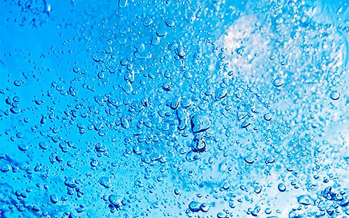 Web Water Blu: il web come un mare blu di idee che ci avvolge.